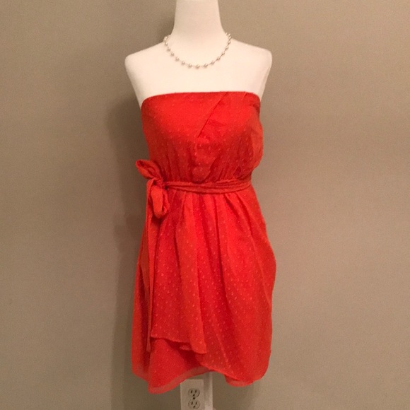 Express Strapless Dress - Picture 2 of 7